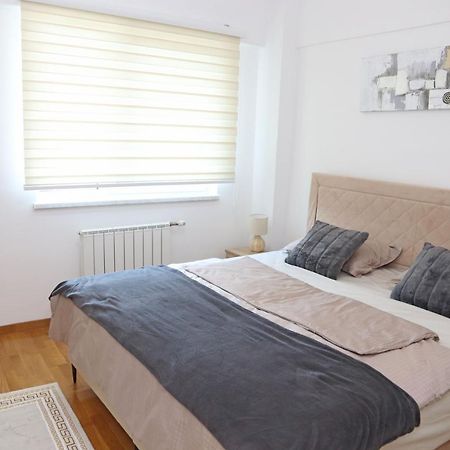 Apartment Cecovic - Mellain トゥズラ エクステリア 写真